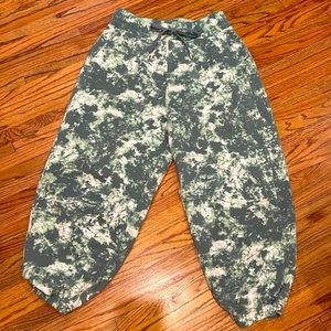 Lululemon sweatpants. Size 10. Green and white